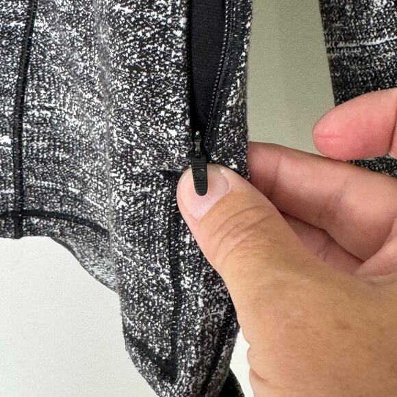 Lululemon Forever Endeavour Long Sleeve - Picture 6 of 11